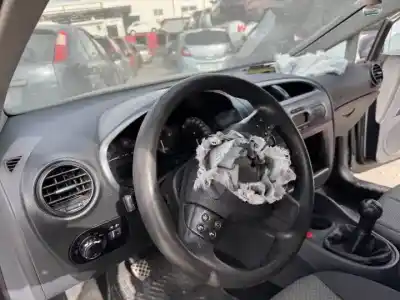 Scrapping Vehicle seat leon (1p1) bxe of the year 2005 powered 