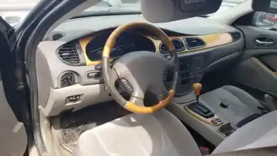 Здавання транспортного засобу jaguar s-type ii (x200) 4.0 v8 року 1998 потужний 