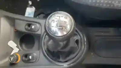 Veículo de Sucata citroen c2 (jm_) 1.6 do ano 2003 alimentado 