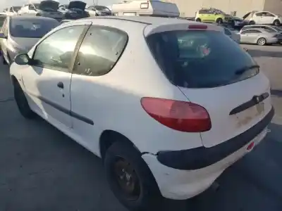 Здавання транспортного засобу PEUGEOT 206 BERLINA  року 2000 потужний 