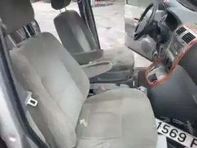 Veículo de Sucata kia carnival ii j3 do ano 2001 alimentado 