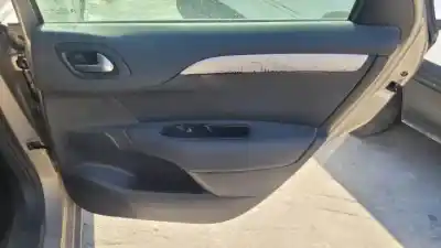 Veículo de Sucata citroen c4 berlina (b7) 9hpdv6dted.9h06.9hp do ano 2011 alimentado 