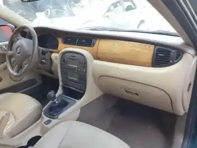 Здавання транспортного засобу jaguar x-type i (x400) 2.5 v6 a las 4 ruedas року 2005 потужний 