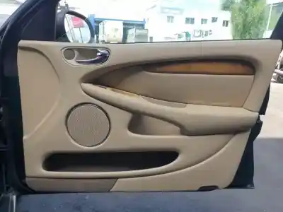 Здавання транспортного засобу jaguar x-type i (x400) 2.5 v6 a las 4 ruedas року 2005 потужний 