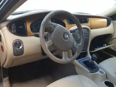 Здавання транспортного засобу jaguar x-type i (x400) 2.5 v6 a las 4 ruedas року 2005 потужний 