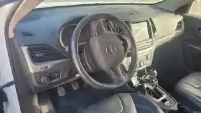 Veículo de Sucata jeep cherokee (kl) ebt.yrh do ano 2013 alimentado 