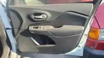 Veículo de Sucata jeep cherokee (kl) ebt.yrh do ano 2013 alimentado 