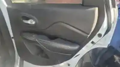 Veículo de Sucata jeep cherokee (kl) ebt.yrh do ano 2013 alimentado 