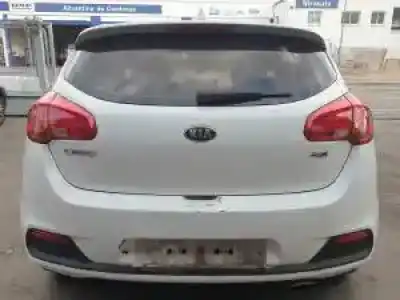 Veicolo di demolizione kia cee´d (jd) d4fc dell'anno 2012 alimentato 