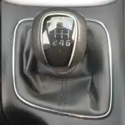 Veicolo di demolizione kia cee´d (jd) d4fc dell'anno 2012 alimentato 