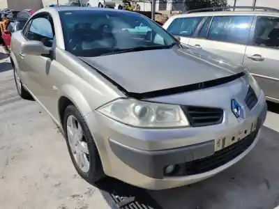 Scrapping Vehicle renault megane ii coupe k4m812 of the year 2006 powered 