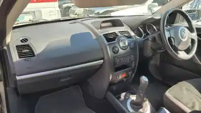 Scrapping Vehicle renault megane ii coupe k4m812 of the year 2006 powered 