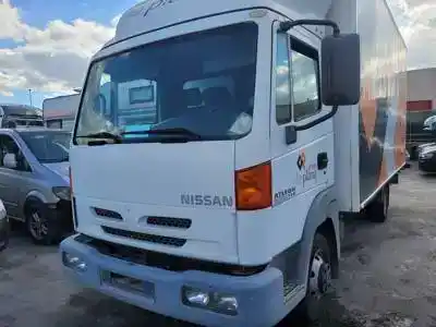 Veicolo di demolizione NISSAN ATLEON (TK) BD30Ti dell'anno 2000 alimentato 
