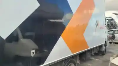 Véhicule à la ferraille nissan atleon (tk) bd30ti de l'année 2000 alimenté 