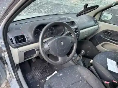 Scrapping Vehicle renault clio ii fase ii (b/cb0) d4fb7.d4f712 of the year 2001 powered 