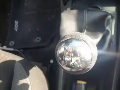 Veículo de Sucata peugeot 207 8hzdv4td.8hz do ano 2007 alimentado 