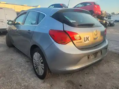 Veículo de Sucata opel astra j lim. a14xer do ano 2012 alimentado 