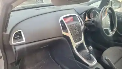 Veículo de Sucata opel astra j lim. a14xer do ano 2012 alimentado 