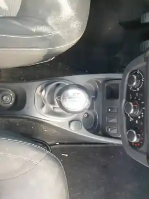 Veicolo di demolizione dacia duster k9k666 dell'anno 2015 alimentato 