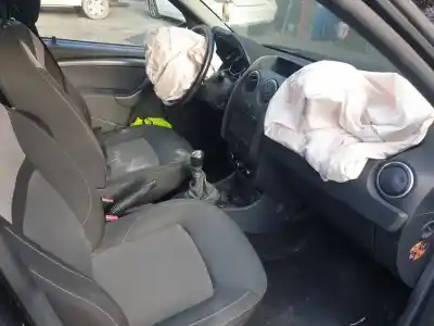 Veicolo di demolizione dacia duster k9k666 dell'anno 2015 alimentato 