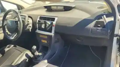 Veículo de Sucata citroen c4 coupe nfutu5jp4.nfu do ano 2004 alimentado 