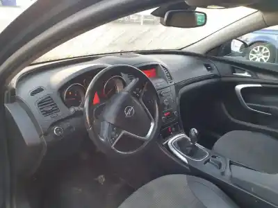 Veículo de Sucata opel insignia sports tourer a20dth do ano 2010 alimentado 