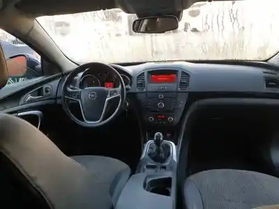 Veículo de Sucata opel insignia sports tourer a20dth do ano 2010 alimentado 