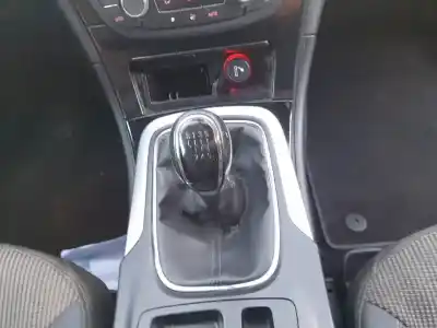 Veículo de Sucata opel insignia sports tourer a20dth do ano 2010 alimentado 