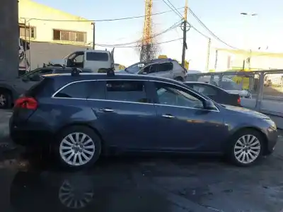 Veículo de Sucata opel insignia sports tourer a20dth do ano 2010 alimentado 