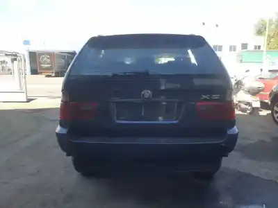 Veículo de Sucata bmw x5 (e53) m57d30o1.306d2.11007790147 do ano 2003 alimentado 