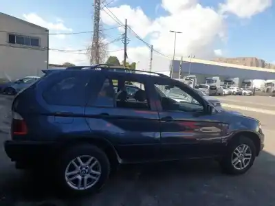 Veículo de Sucata bmw x5 (e53) m57d30o1.306d2.11007790147 do ano 2003 alimentado 