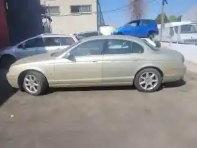 Veículo de Sucata jaguar s-type ajd.7g.eld11 do ano 2004 alimentado 