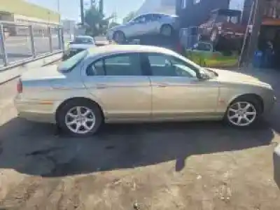 Veículo de Sucata jaguar s-type ajd.7g.eld11 do ano 2004 alimentado 