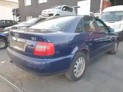 Veicolo di demolizione audi a4 berlina (b5) aeb dell'anno 1995 alimentato 
