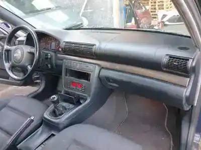 Veicolo di demolizione audi a4 berlina (b5) aeb dell'anno 1995 alimentato 