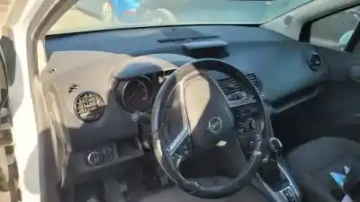 Veicolo di demolizione opel meriva b a13dte dell'anno 2010 alimentato 