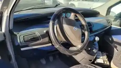 Scrapping Vehicle fiat ulysse (179) rhwdw10ated4.rhw of the year 2002 powered 