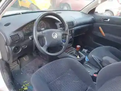 Veículo de Sucata volkswagen passat variant (3b5) afn do ano 1997 alimentado 