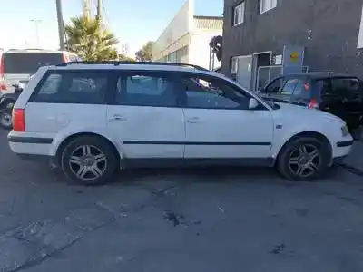 Veículo de Sucata volkswagen passat variant (3b5) afn do ano 1997 alimentado 