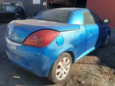 Veicolo di demolizione opel tigra twin top z13dt dell'anno 2004 alimentato 