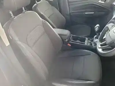 Veicolo di demolizione ford kuga (cbs) t8ma.dw10f dell'anno 2019 alimentato 