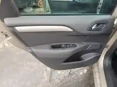 Veículo de Sucata citroen c4 berlina (b7) 9hpdv6dted.9hp.9h06 do ano 2011 alimentado 