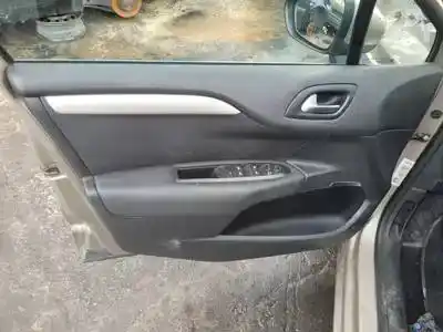 Veículo de Sucata citroen c4 berlina (b7) 9hpdv6dted.9hp.9h06 do ano 2011 alimentado 