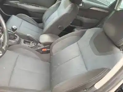 Veículo de Sucata citroen c4 berlina (b7) 9hpdv6dted.9hp.9h06 do ano 2011 alimentado 