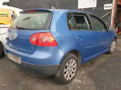 Veicolo di demolizione volkswagen golf v berlina (1k1) bkc dell'anno 2003 alimentato 