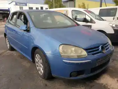 Veicolo di demolizione volkswagen golf v berlina (1k1) bkc dell'anno 2003 alimentato 