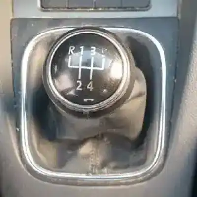 Veicolo di demolizione volkswagen golf v berlina (1k1) bkc dell'anno 2003 alimentato 