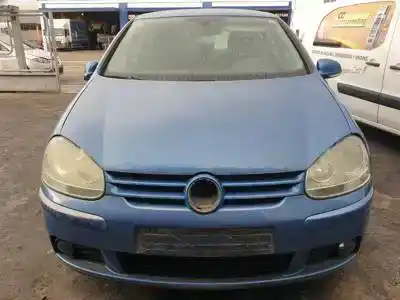 Veicolo di demolizione volkswagen golf v berlina (1k1) bkc dell'anno 2003 alimentato 