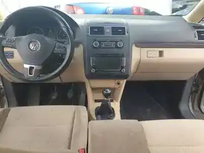 Veicolo di demolizione volkswagen touran (1t3) cfhc dell'anno 2010 alimentato 