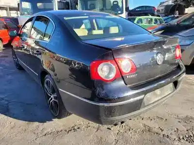Veicolo di demolizione volkswagen passat berlina (3c2) d-bkp dell'anno 2005 alimentato 